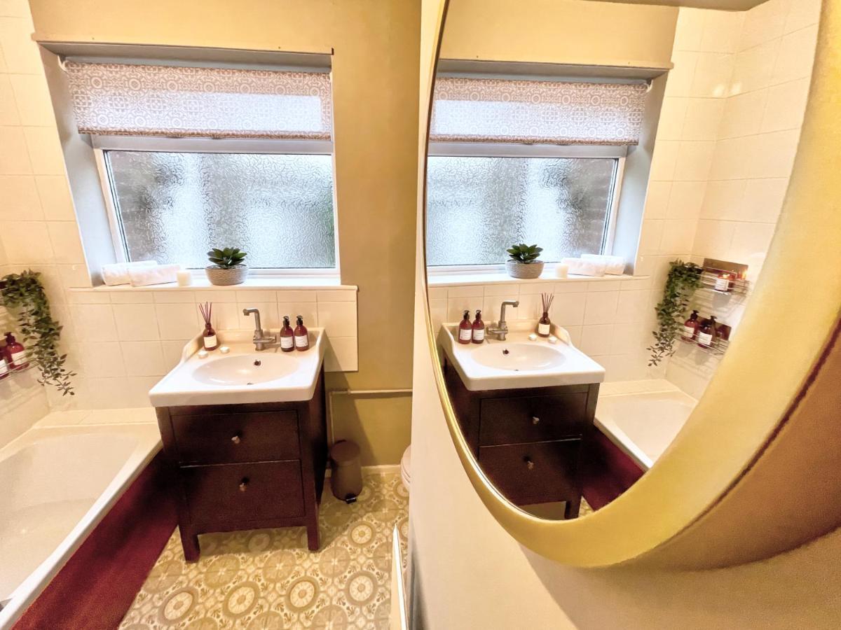 Kist Accommodates - Stylish Headingley Apartment - Parking - 500 Mps Wifi Meanwood Exteriör bild